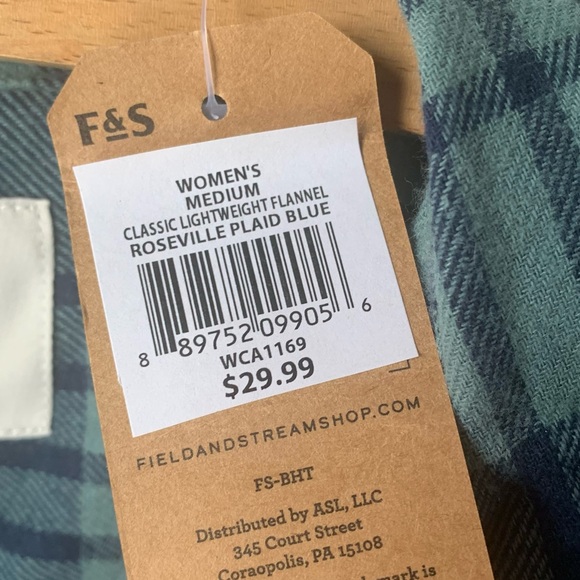 New Field and Stream flannel button down top - Picture 4 of 5